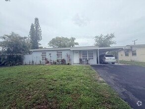 Building Photo - 3330 NW 17th Ct