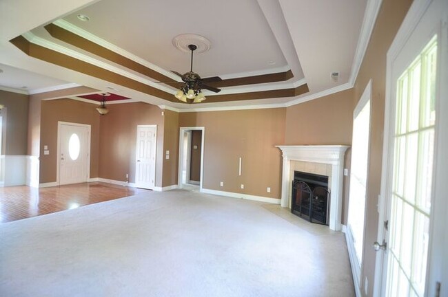 Building Photo - 203 Latigo Loop