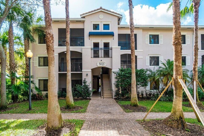 Building Photo - 3021 Alcazar Pl