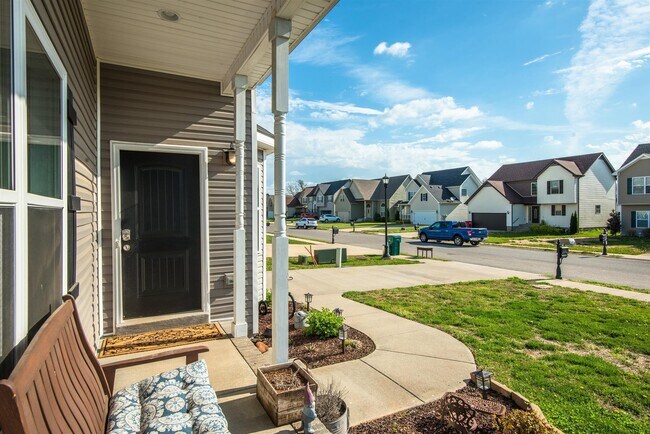 Foto del edificio - MOVE IN SPECIAL! Awesome 3 Bed/3 Bath! 2 M...