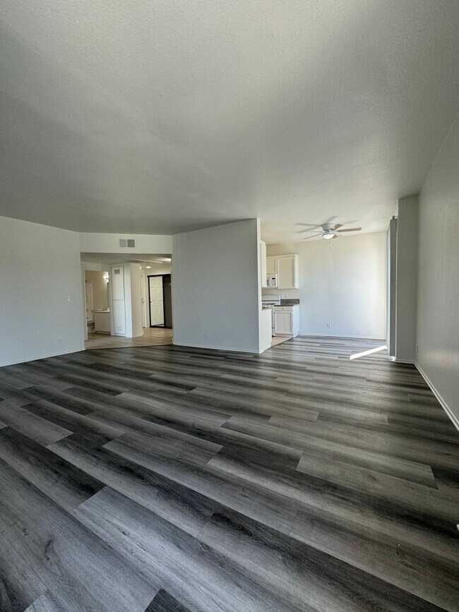 Foto del edificio - 4343 Whitsett Ave