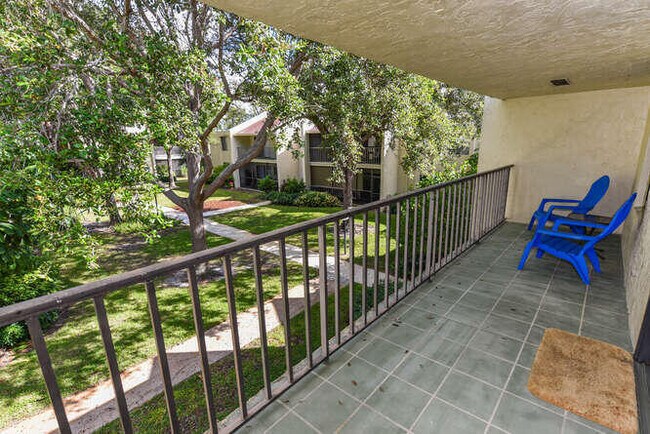 Building Photo - 150 Pineview Rd