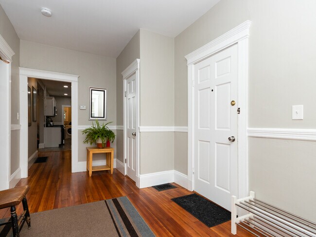 Foto del edificio - 449 Ashmont St