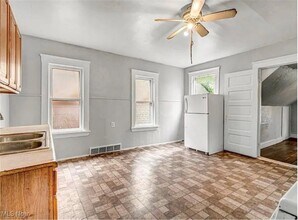 Building Photo - 3635 E 49th St