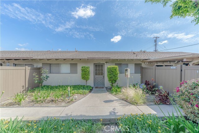 Primary Photo - 3139 E Chapman Ave
