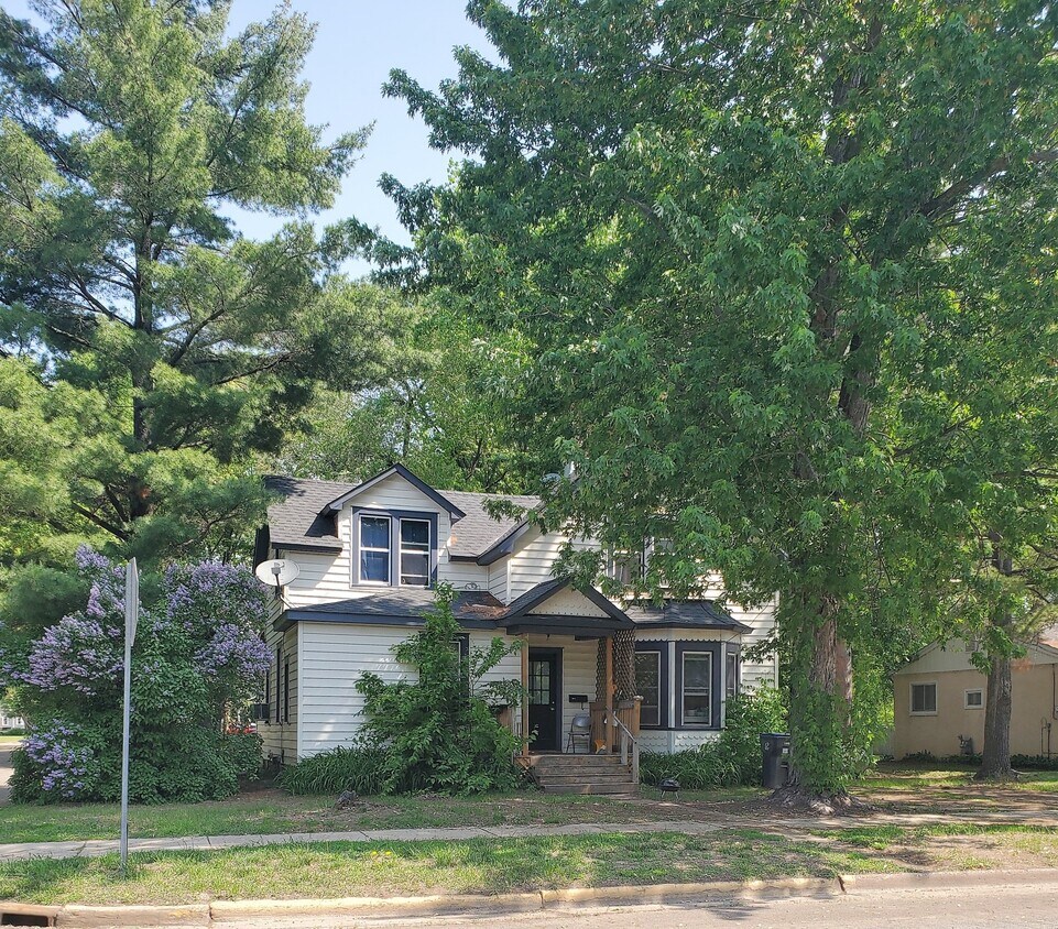 455 N 2nd St Unit A, New Richmond, WI 54017 Apartments in New Richmond, WI