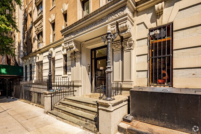 Building Photo - 702-704 Amsterdam Ave