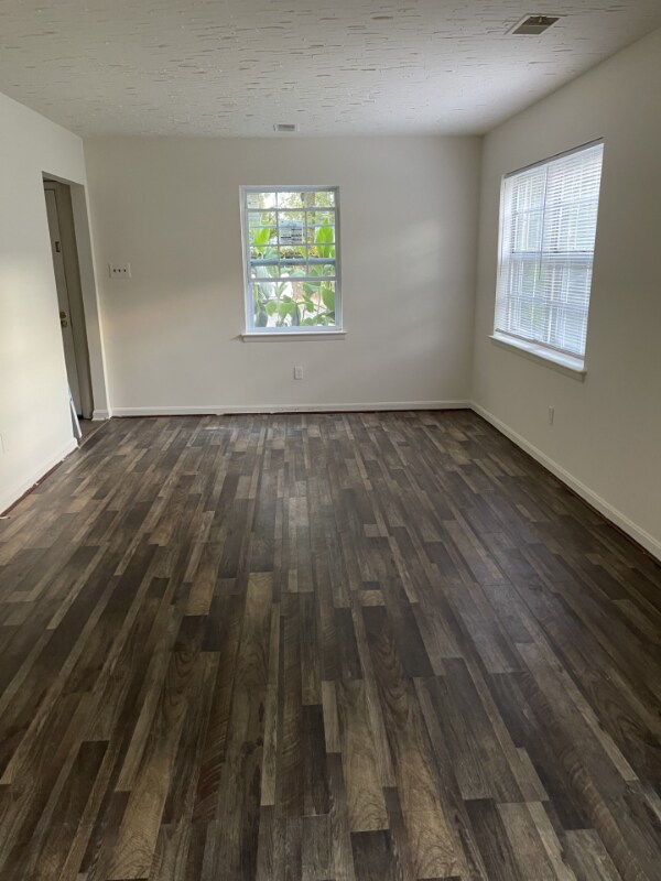 Primary Photo - 8200 Walutes Cir
