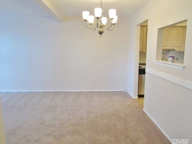 Foto del edificio - 55 Rocky Point Yaphank Rd