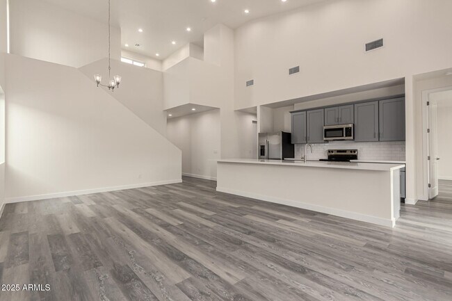 Foto del edificio - 949 E Desert Ln