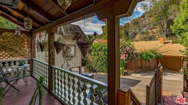 Foto del edificio - 9858 Easton Dr