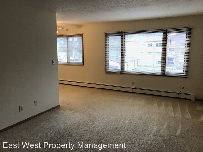 Foto del edificio - 1701 Kenwood Ave