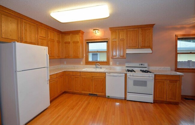 Foto del edificio - 3937 Unity Ave N
