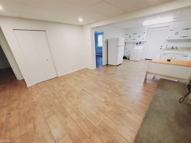 Foto del edificio - 1 br, 1 bath Condo - 47 Whitmore Ln Apt A