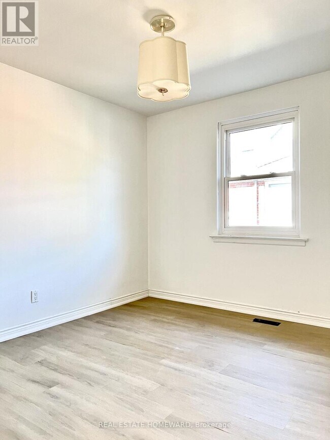 Building Photo - 67 Brenda Crescent