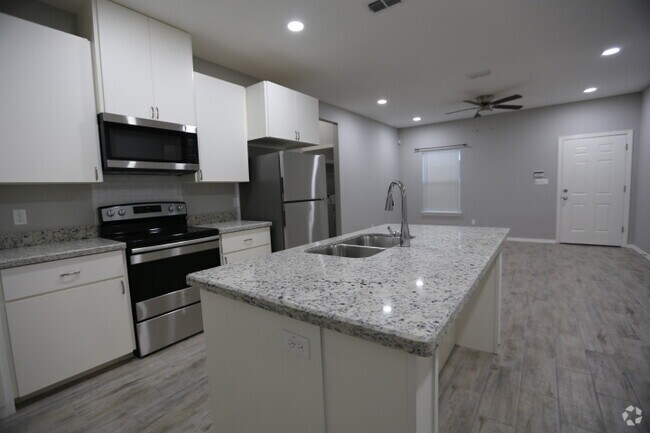 Building Photo - 1402 W Heritage Dr