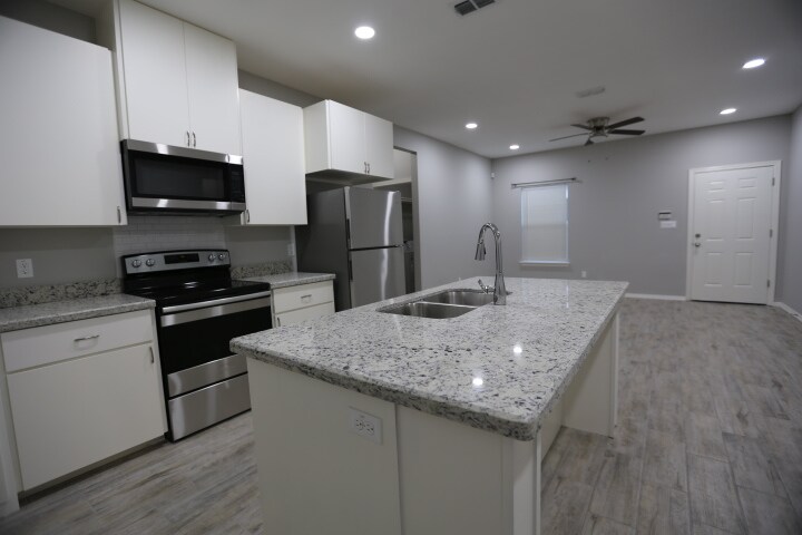 Foto principal - 1402 W Heritage Dr