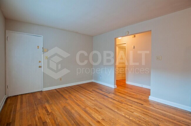 Foto del edificio - 944 St Charles Ave NE
