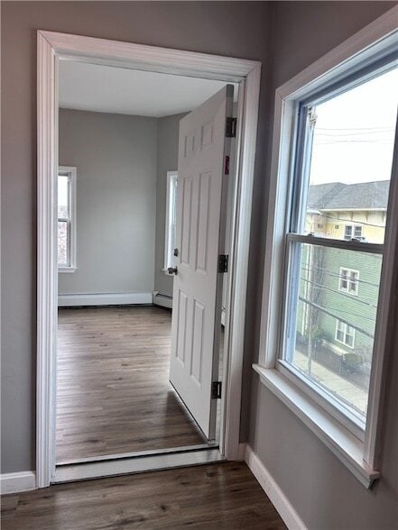 Building Photo - 306 Potters Ave