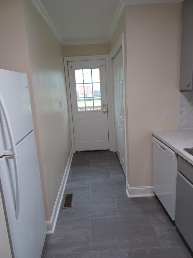 Building Photo - 4112 Cypress Dr NW