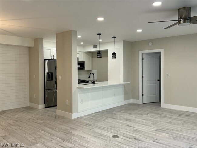 Building Photo - 5802 Glencove Dr
