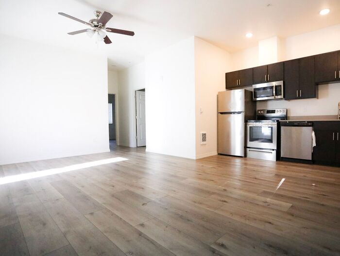 Foto principal - 1 MONTH RENT FREE!! Beautiful 2 bedroom 1 ...