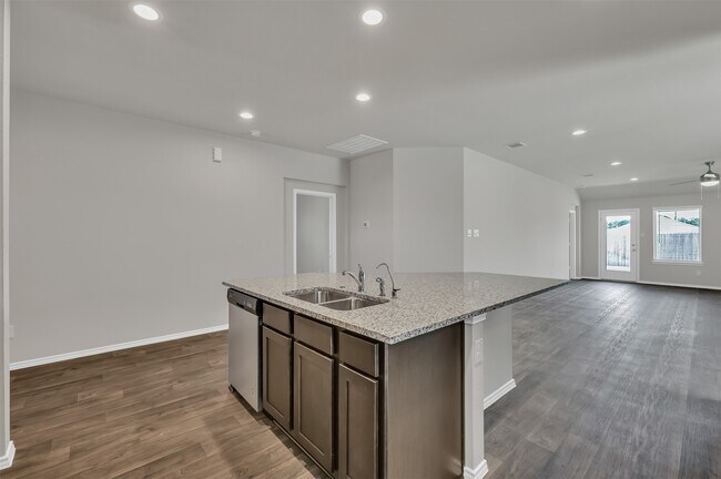 Building Photo - 6212 Hendricks Hbr Dr