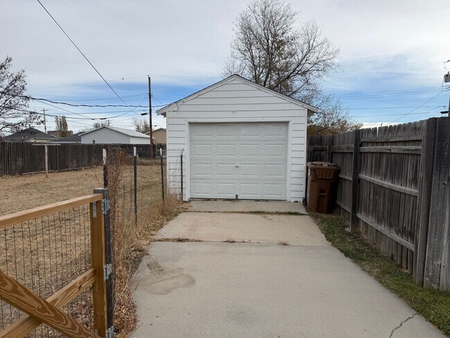 Foto del edificio - Two Bedroom, One bathroom, Pet Friendly Ho...