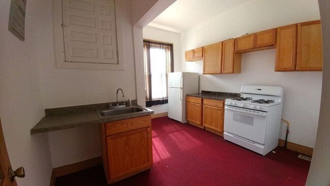 KITCHEN - 2434 S Pulaski Rd
