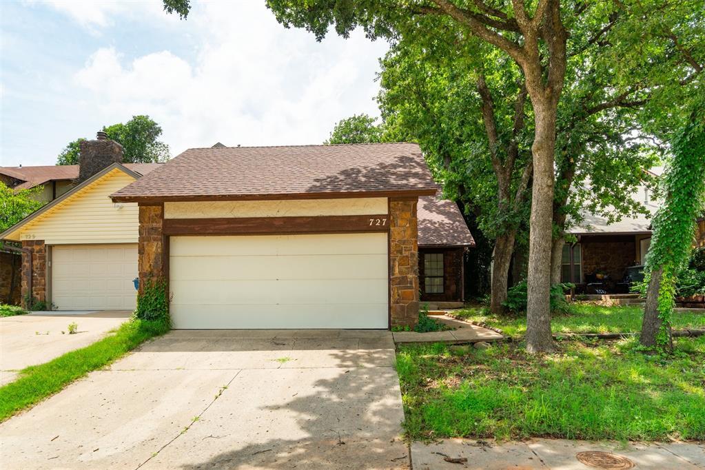 Primary Photo - 727 Rockridge Cir