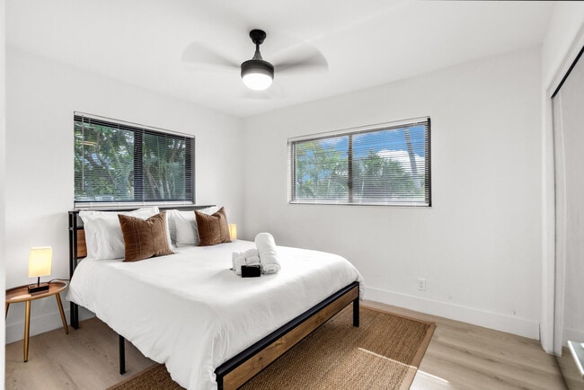 Building Photo - 1634 SW 4th Ave