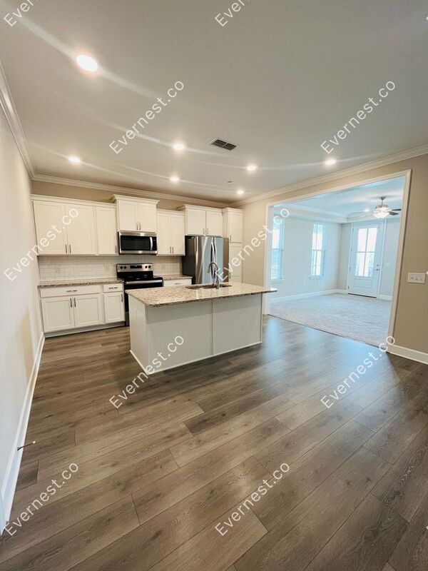 Building Photo - 2333 Fairchild Cir
