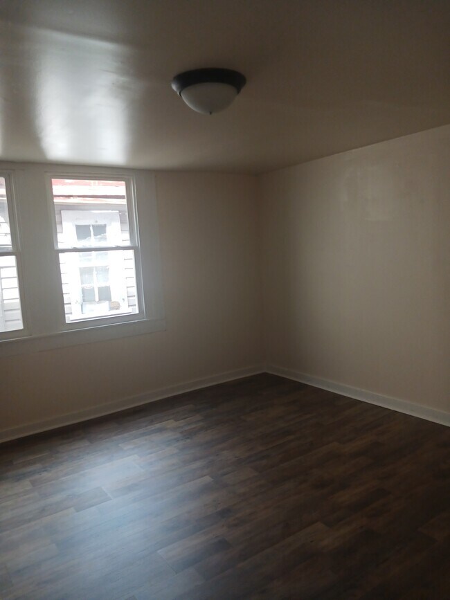 Foto del edificio - 1414 N Main St