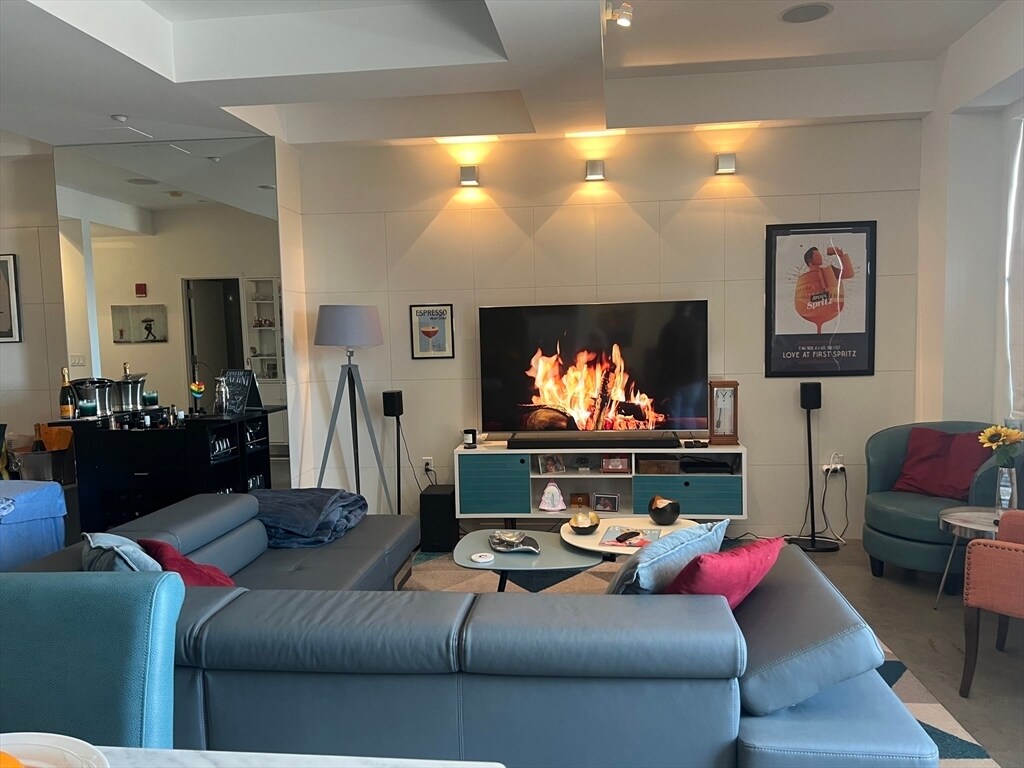 Foto principal - 1166 Washington St