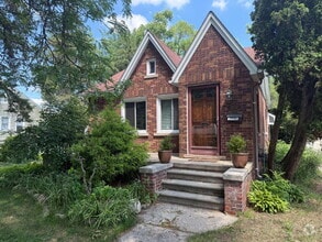 Building Photo - 1102 Emwill St