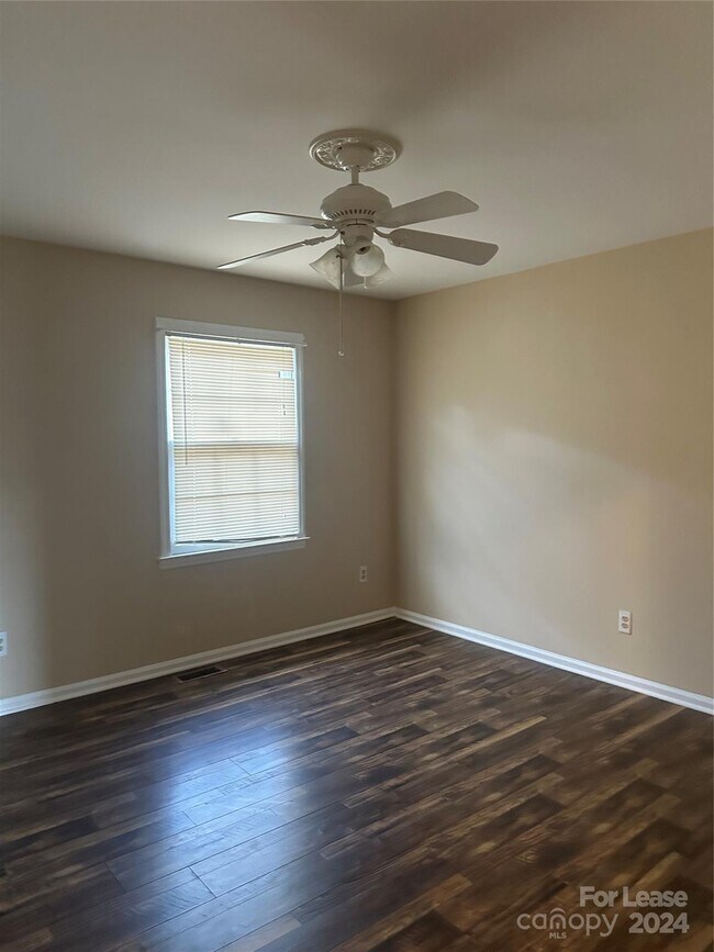 Foto del edificio - 6306 Old Pineville Rd