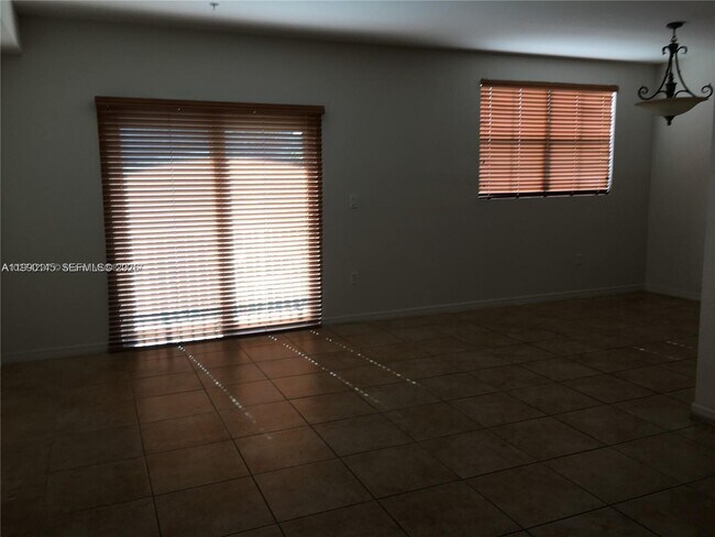 Foto del edificio - 10870 NW 88th Terrace