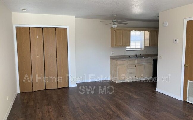 Building Photo - 3339 E Southern Hills Blvd