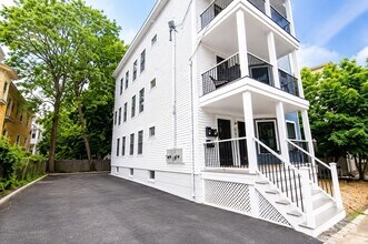 Building Photo - 3 Evergreen Ave