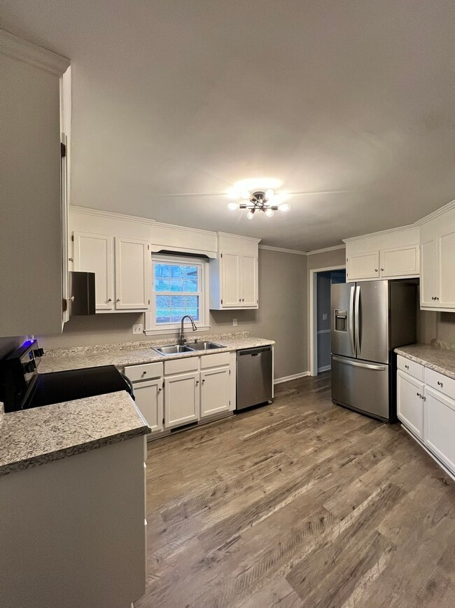 Building Photo - 105 Kestrel Ct