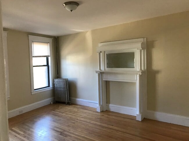 Building Photo - 135 Highland St