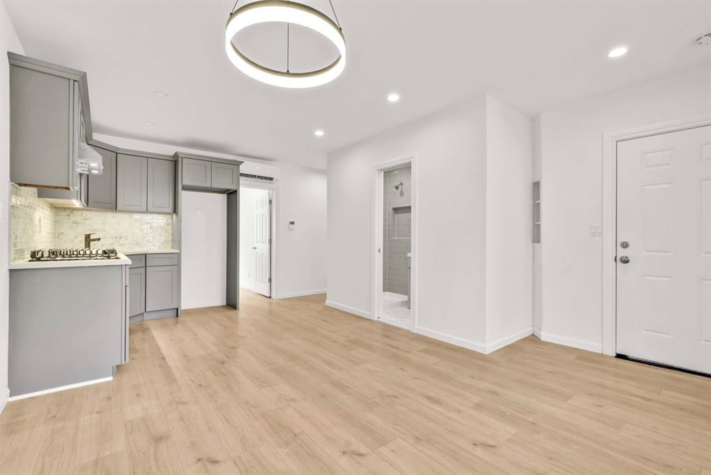 Foto del edificio - 48-30 64th St