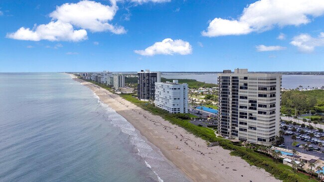 Foto del edificio - 9550 S Ocean Dr