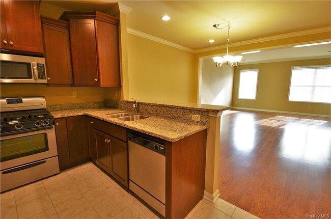 Building Photo - 302 Canter Ct