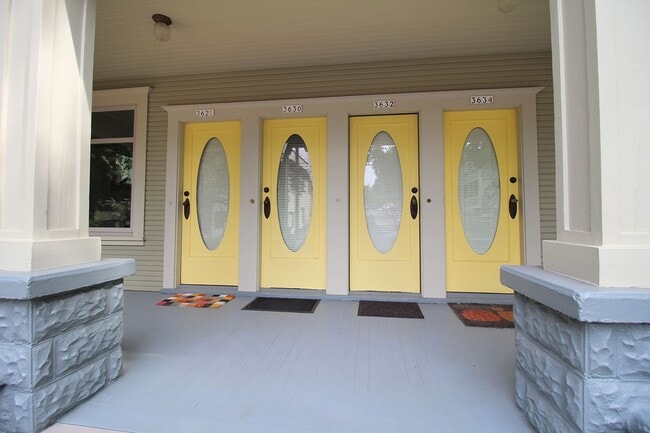 Building Photo - 3628-3634 SE Milwaukie Ave