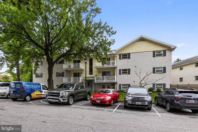 Foto del edificio - 5 Warren Lodge Ct