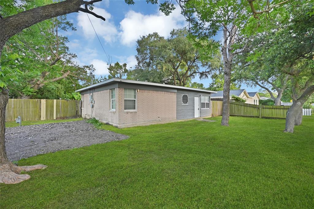 Primary Photo - 17 22nd Ave N