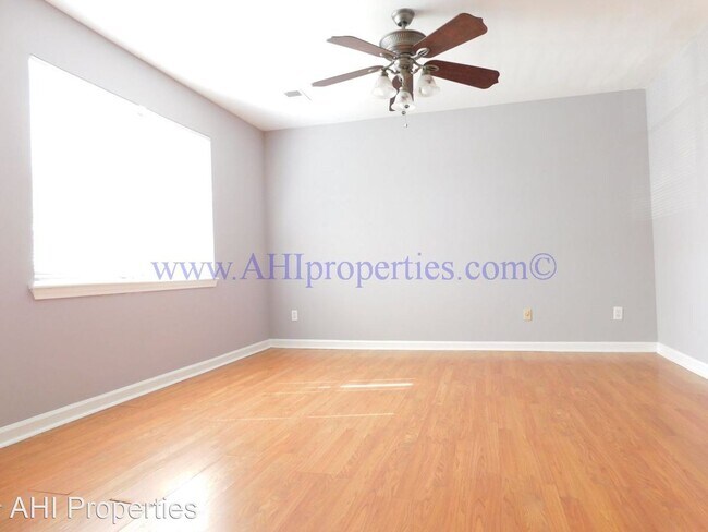 Building Photo - 3 br, 1.5 bath House - 2540 Hampstead Drive