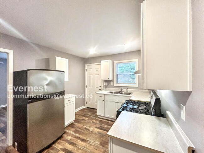 Foto del edificio - 738 N Montgomery St