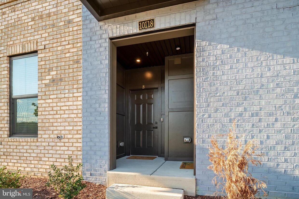 10118 American Pharoah Ln, Laurel, MD 20723 Townhome Rentals in